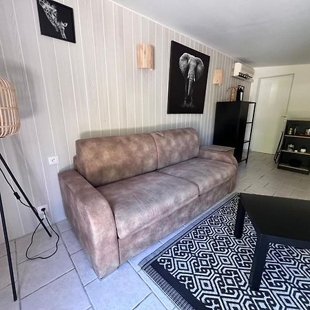 Lovina Chambre De Charme Avec Jaccuzi Velaux Extérieur photo
