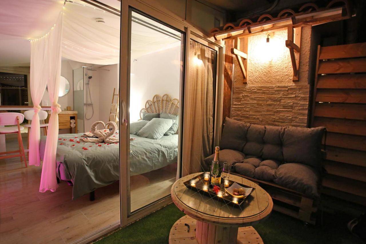 Lovina Chambre De Charme Avec Jaccuzi Velaux Extérieur photo