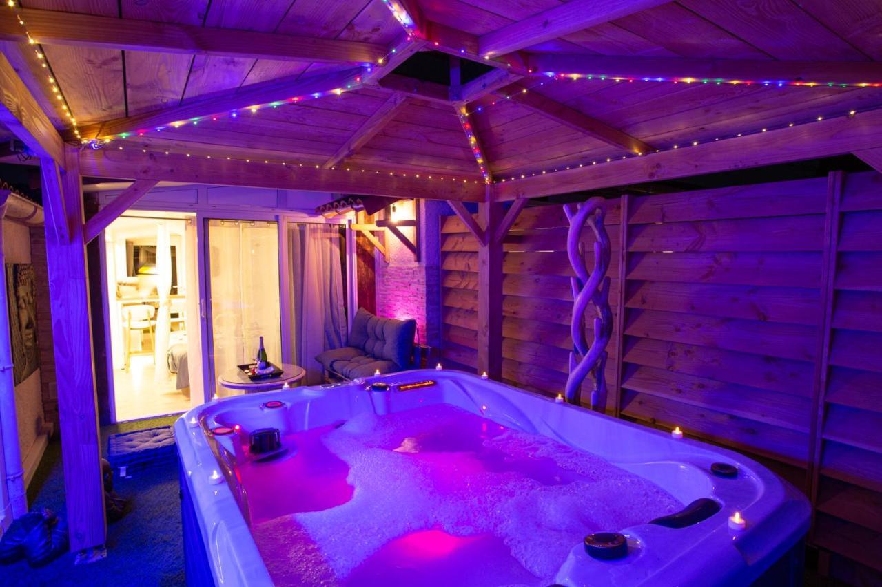 Lovina Chambre De Charme Avec Jaccuzi Velaux Extérieur photo