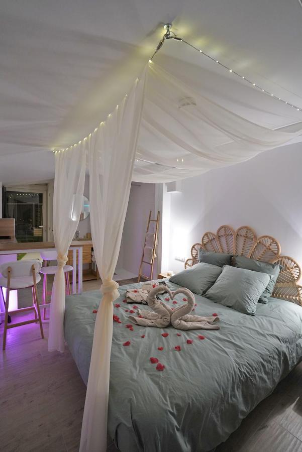 Lovina Chambre De Charme Avec Jaccuzi Velaux Extérieur photo