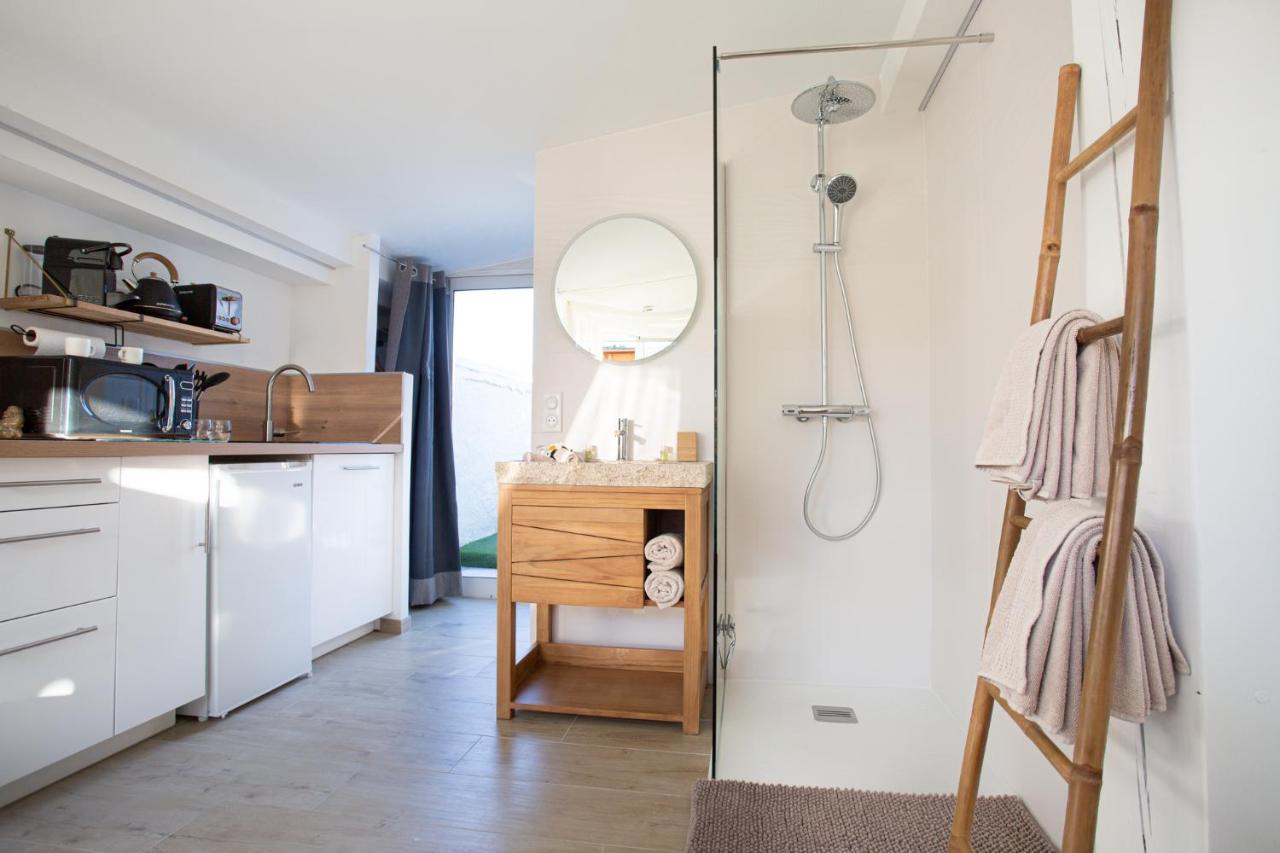 Lovina Chambre De Charme Avec Jaccuzi Velaux Extérieur photo