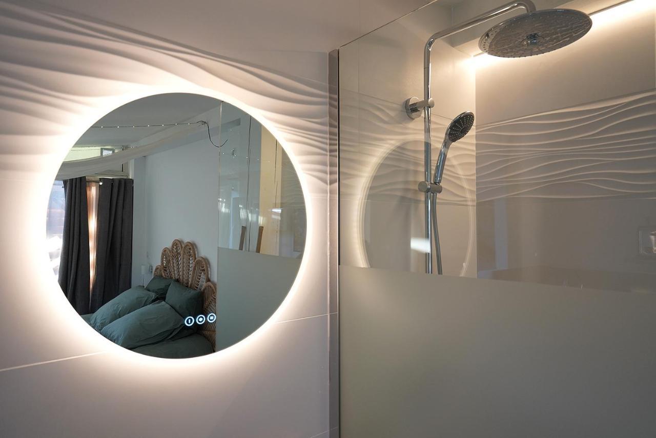 Lovina Chambre De Charme Avec Jaccuzi Velaux Extérieur photo